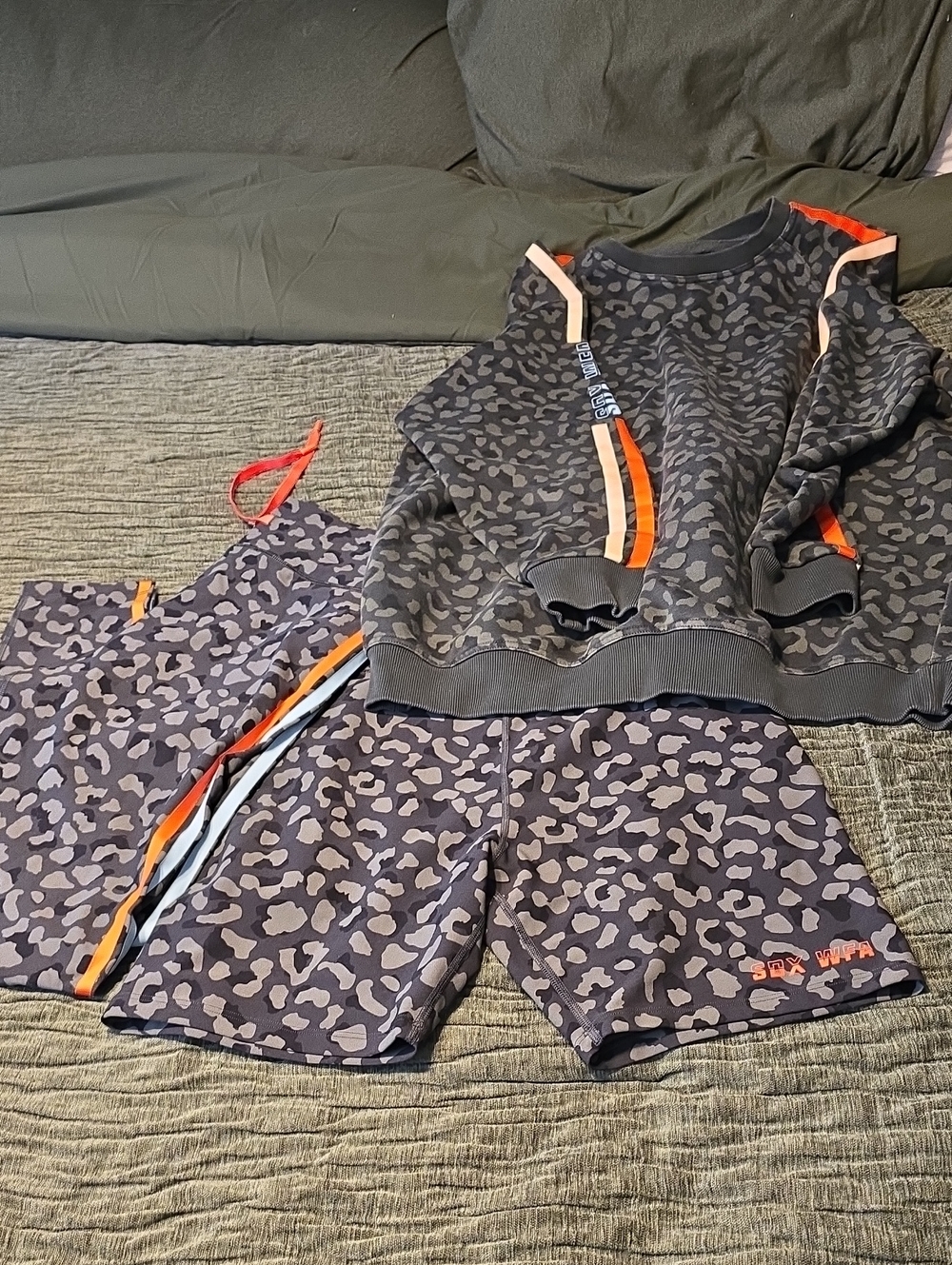 White Fox 3 Piece Set  Charcoal Leopard Print Limited Edition Sarrah×Day M/l New